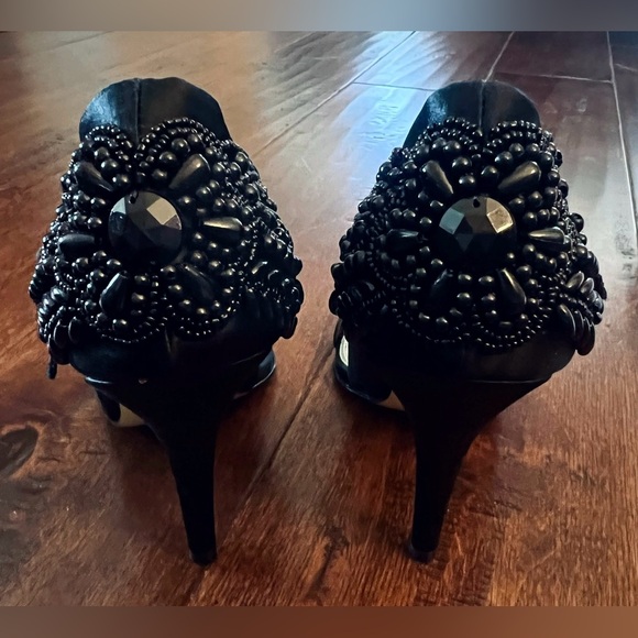 White House Black Market Black Satin Floral Beaded High Heels Open Toe Design 7M - Picture 6 of 17